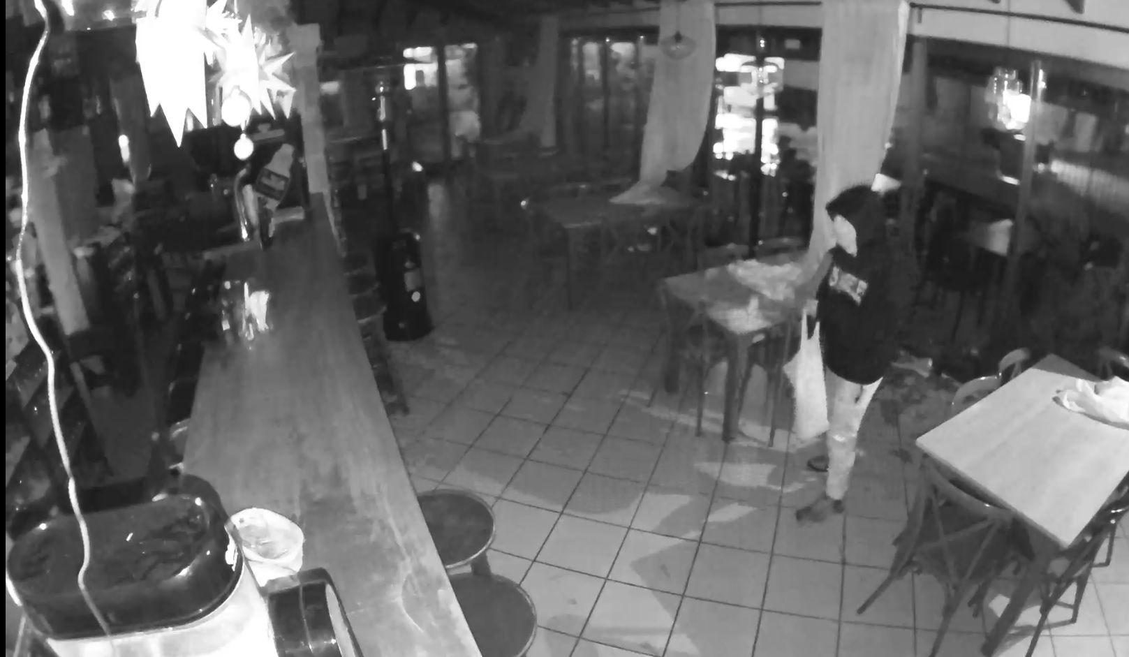 20250115 robo bar sineu