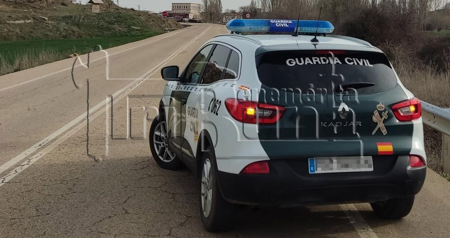 1 vehículo guardia civil marca de agua