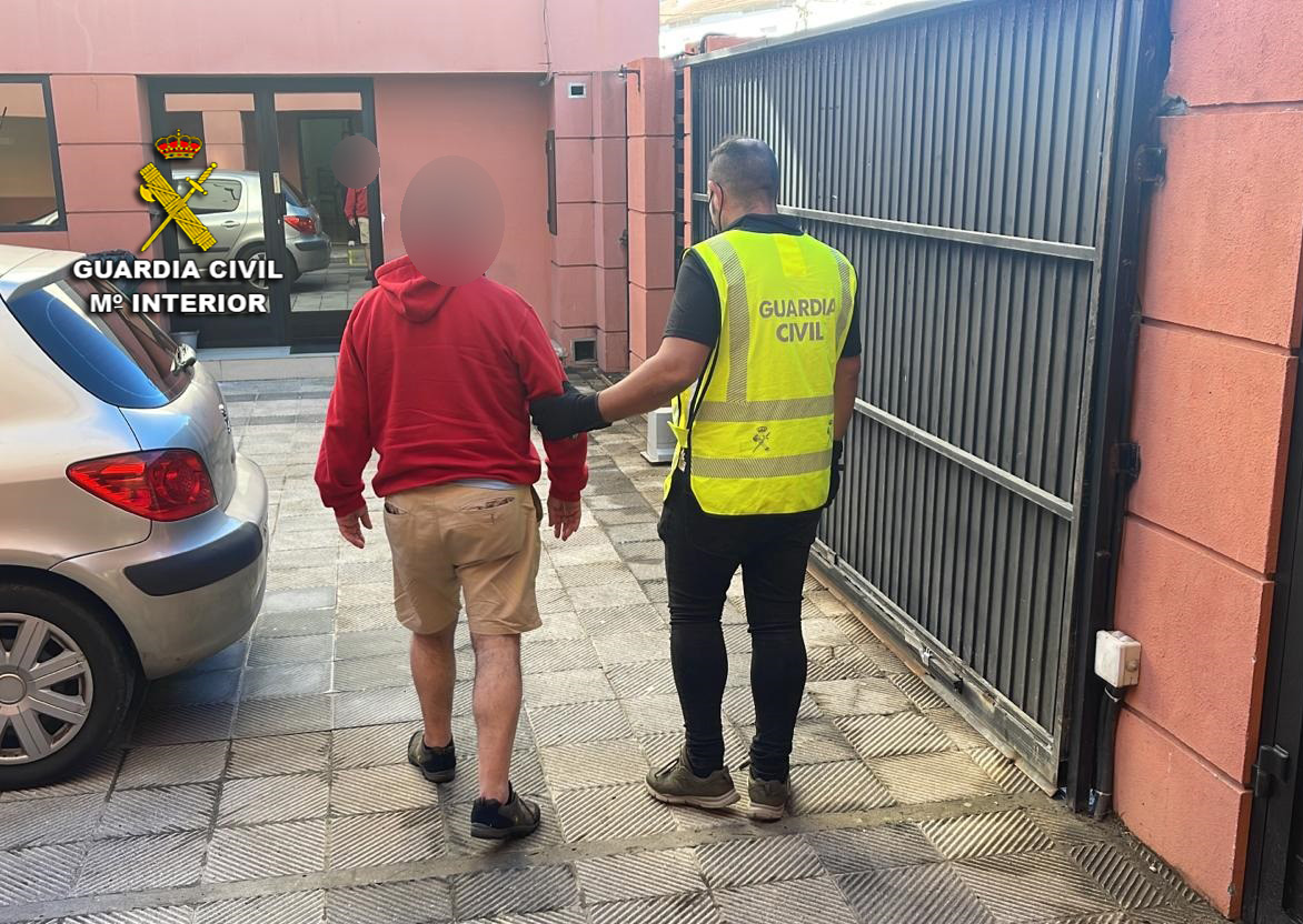 20221011 DETENIDO CANGAS ROBO INTERIOR VEHÍCULOS