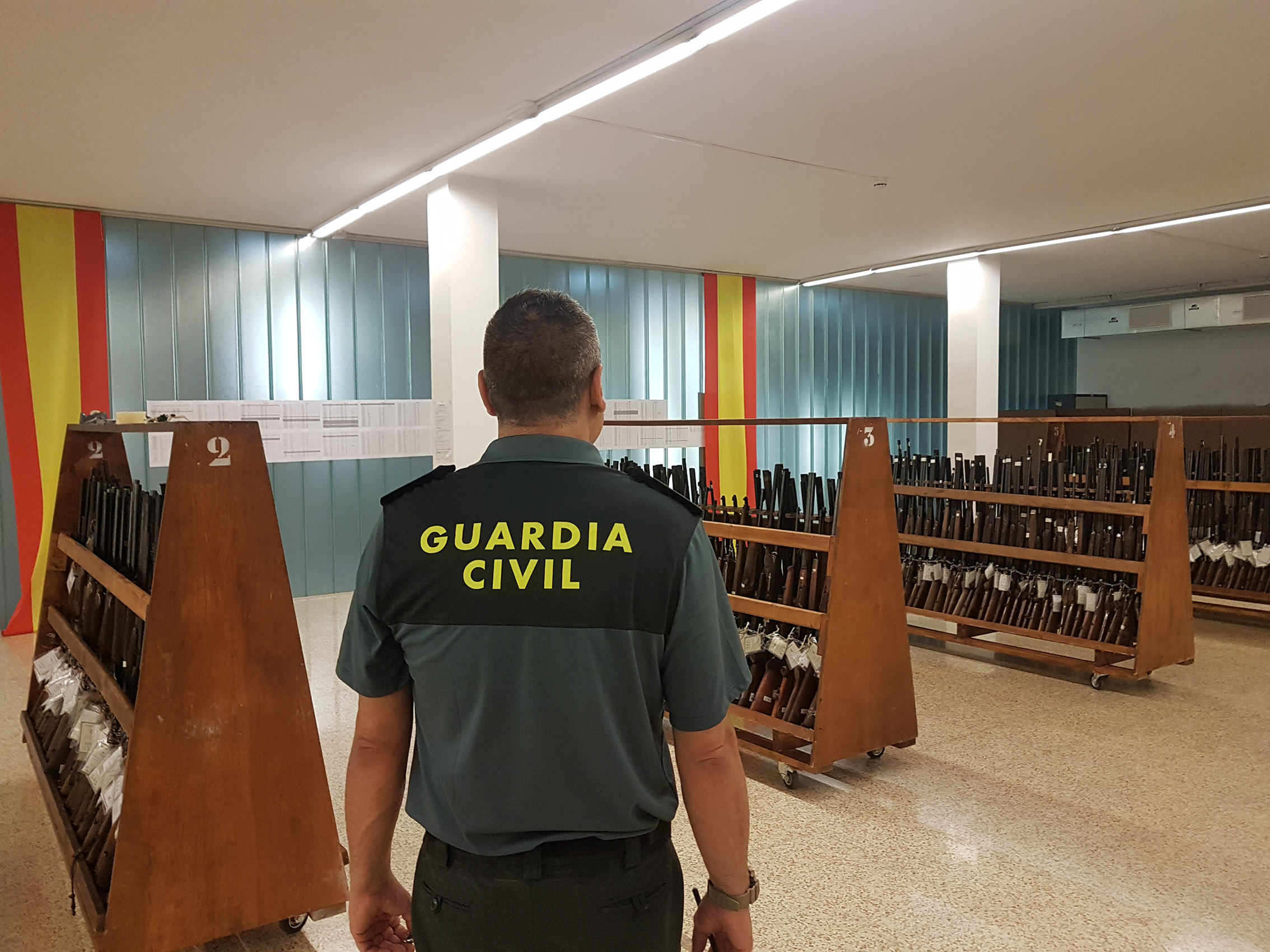 20221105 exposicion armas subasta