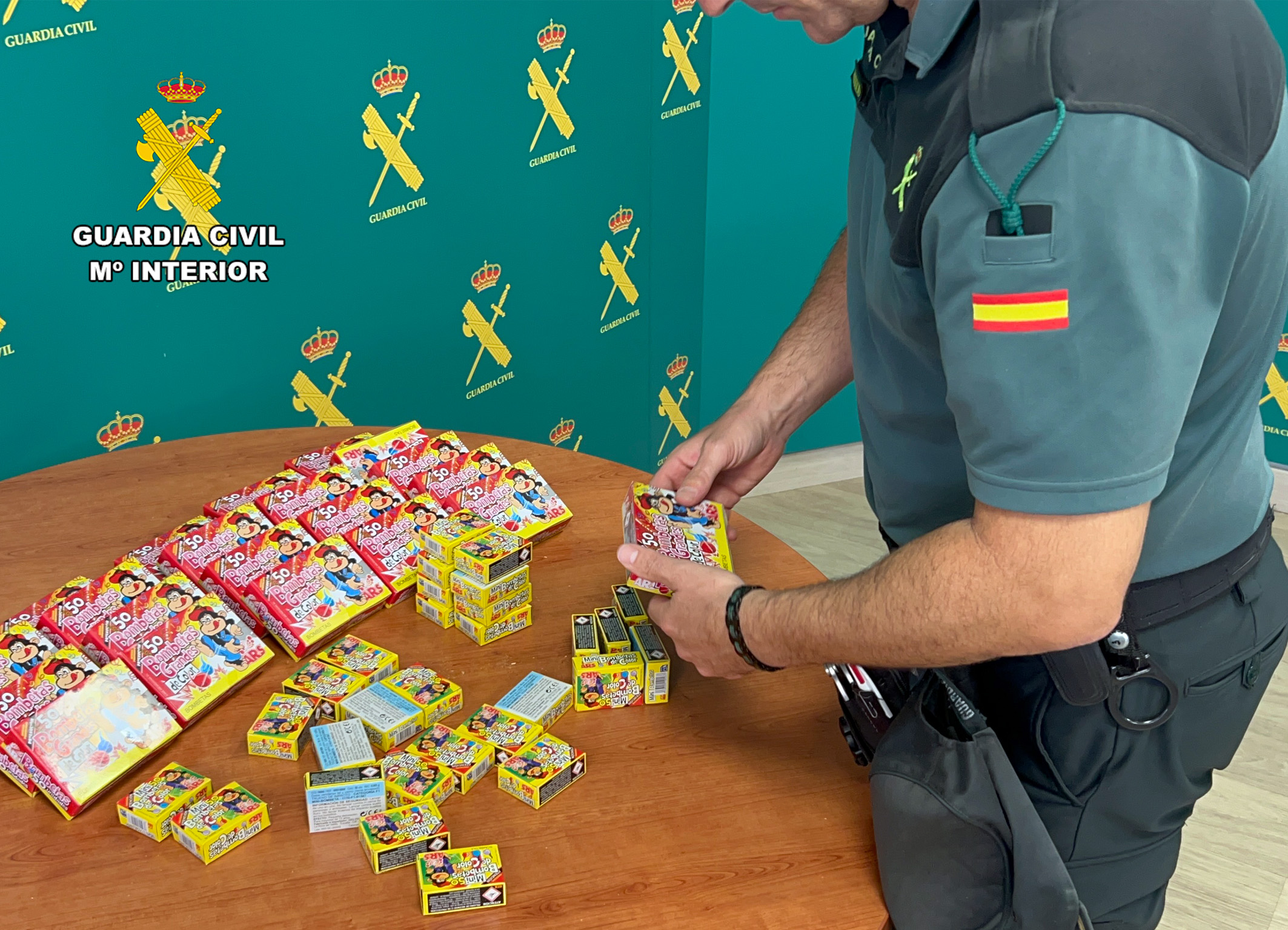 20251006 INFRACCIONES E INCAUTACION ARTIFICIOS PIROTECNICOS MOLINA IA 84