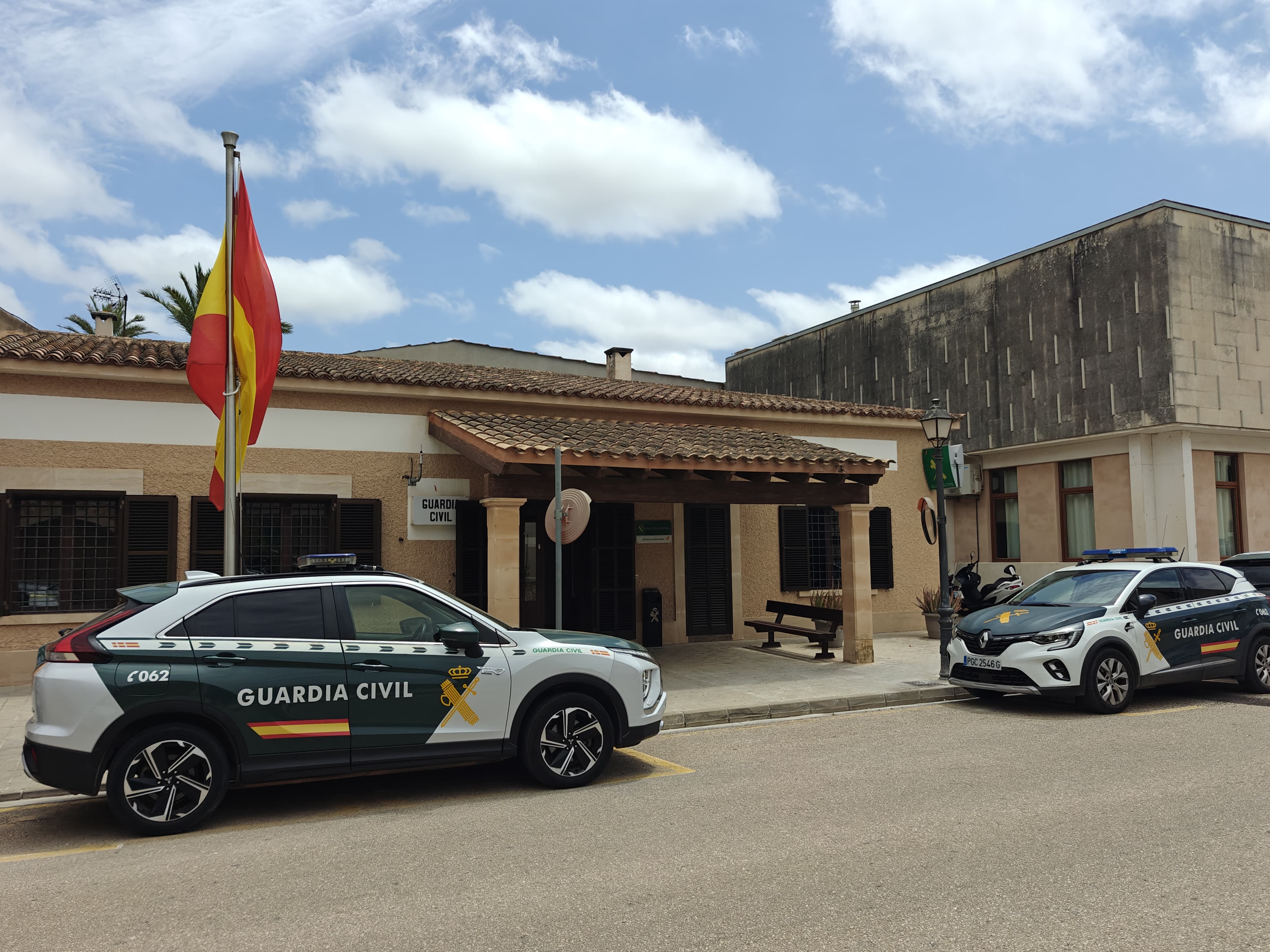 20260605 detinidos in fraganti delito de hurto colonia Sant Jordi