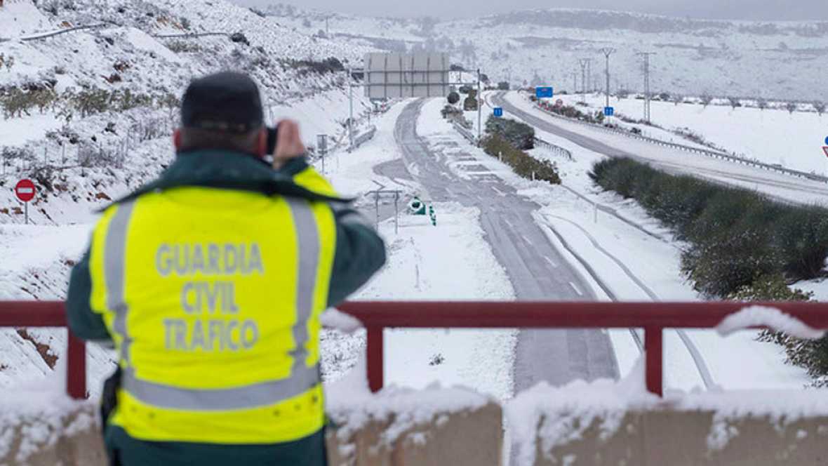 3876625 trafico nieve