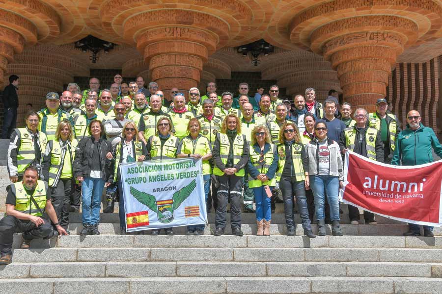 Angeles Verdes y motoristas Alumni Navarra en Torreciudad