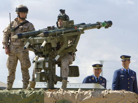 defensa.compra material