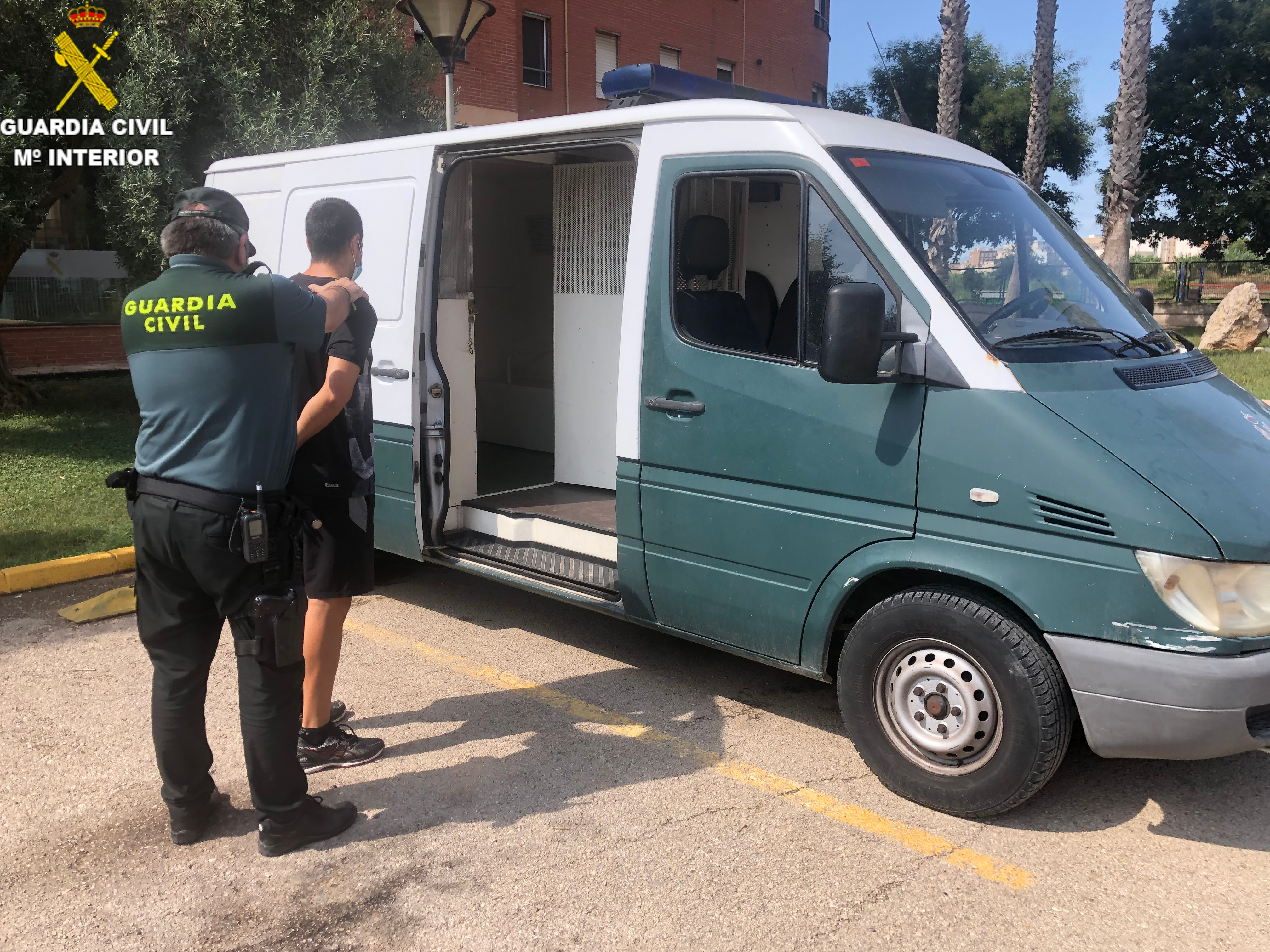 DETENIDO