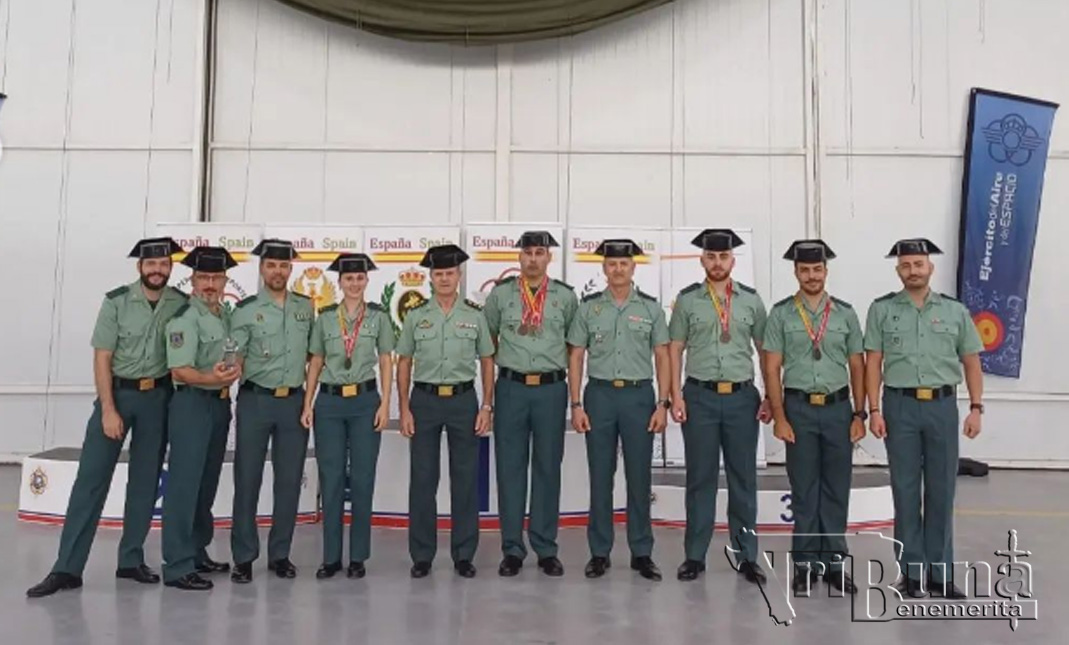 EQUIPO ESGRIMA GUARDIA CIVIL