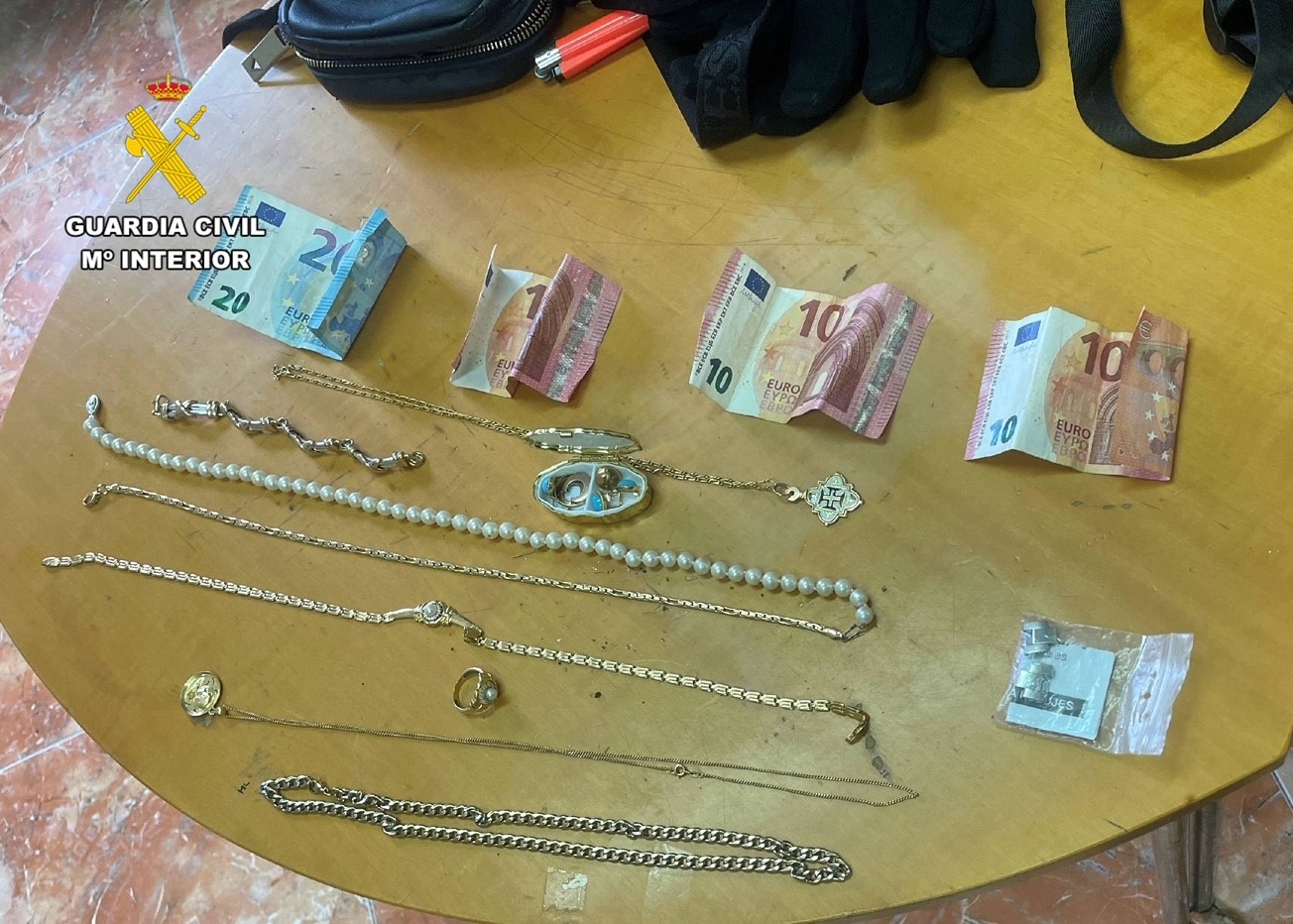 Efectos recuperados por la Guardia Civil