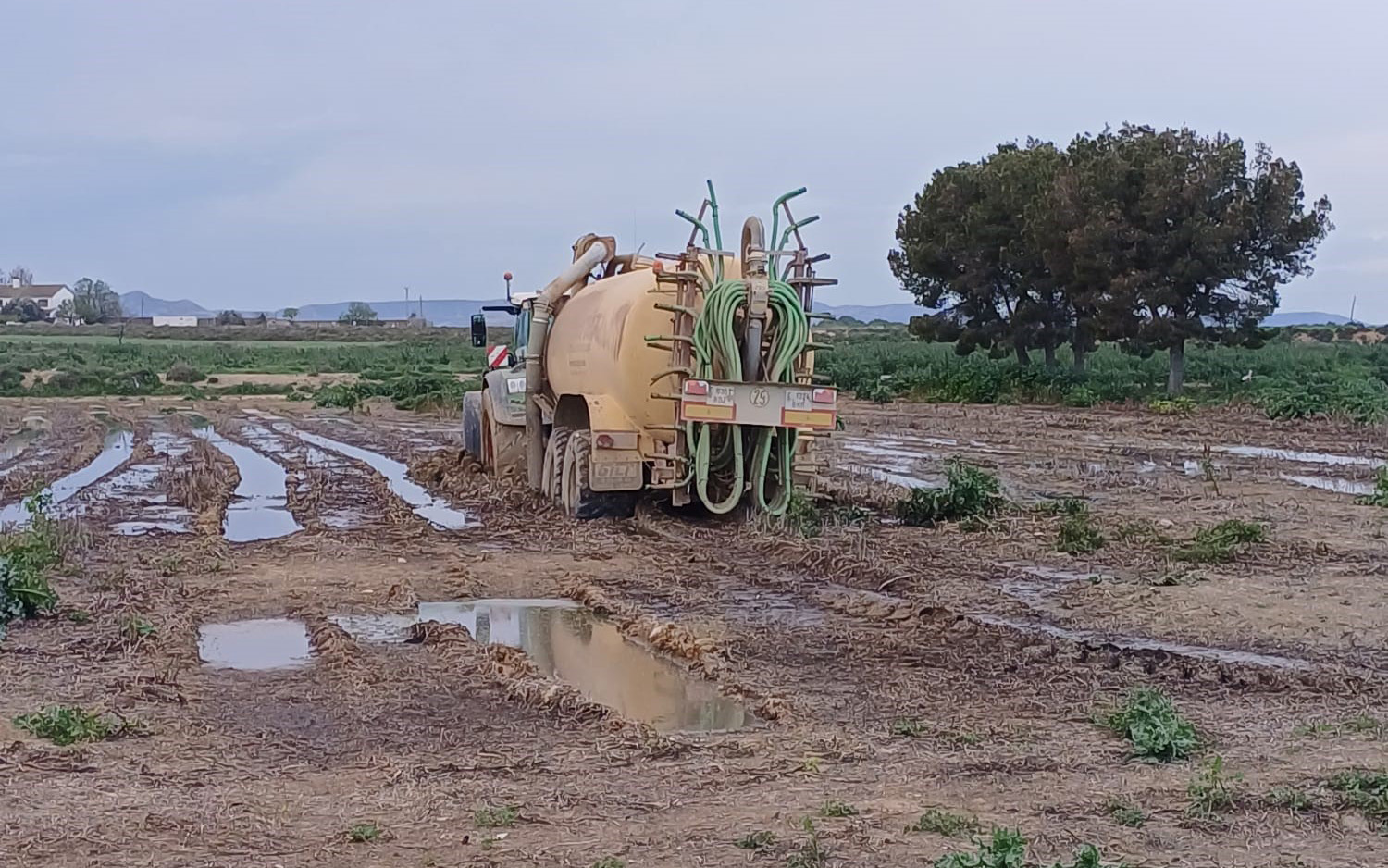 FOTO vertido purines huesca