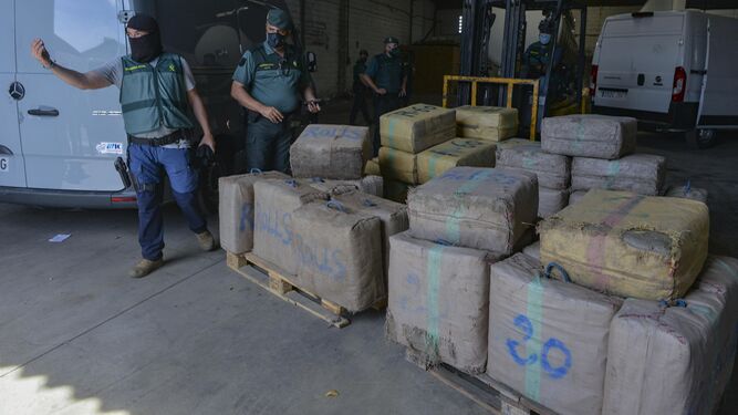 Fardos intervenidos Guardia Civil operacion