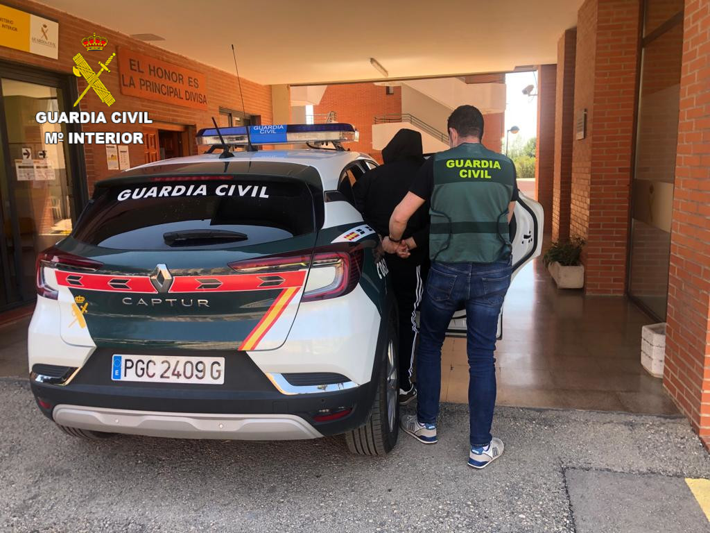 Foto de archivo guardia civil detenido