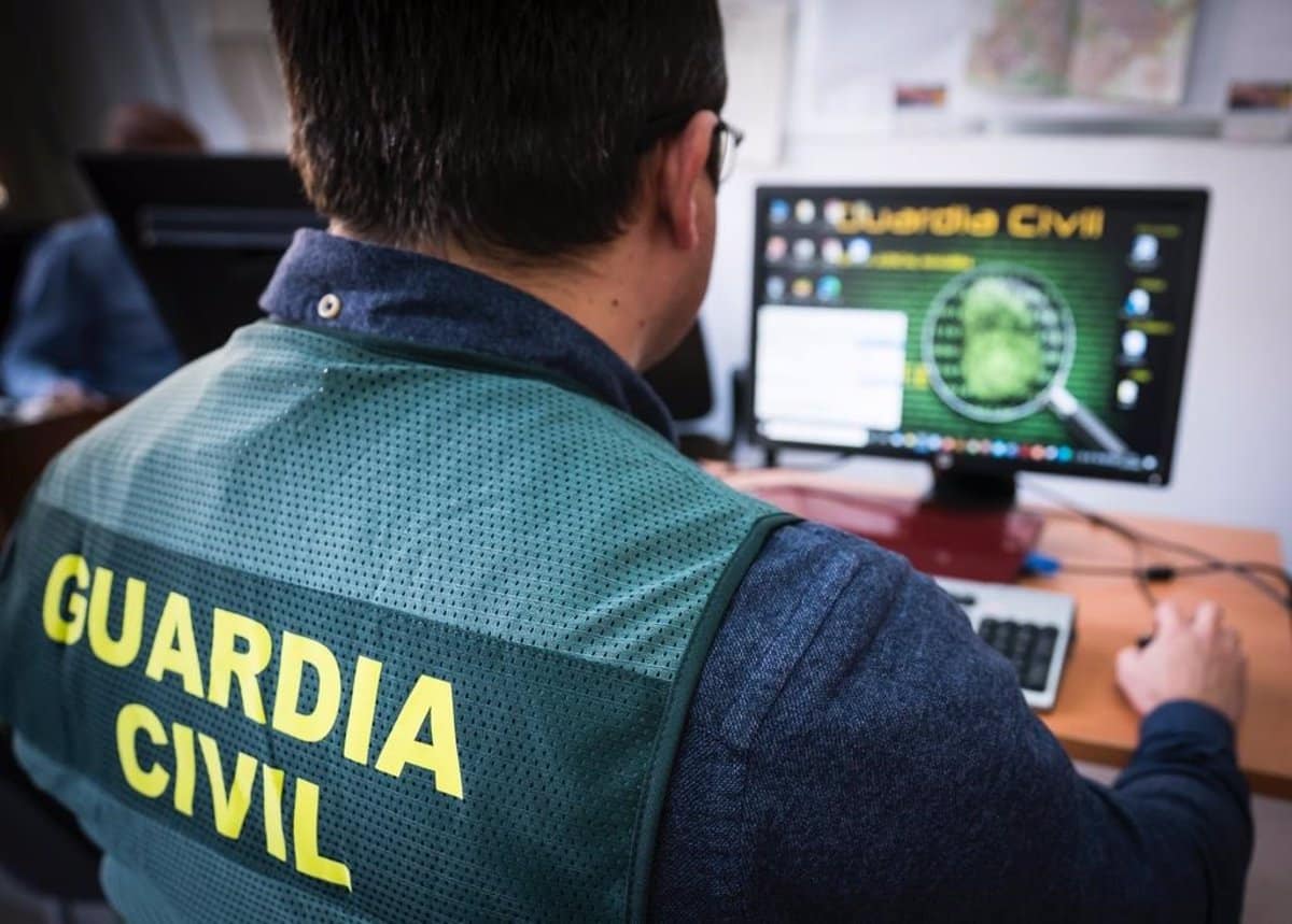 Guardia Civil 1 ordenador