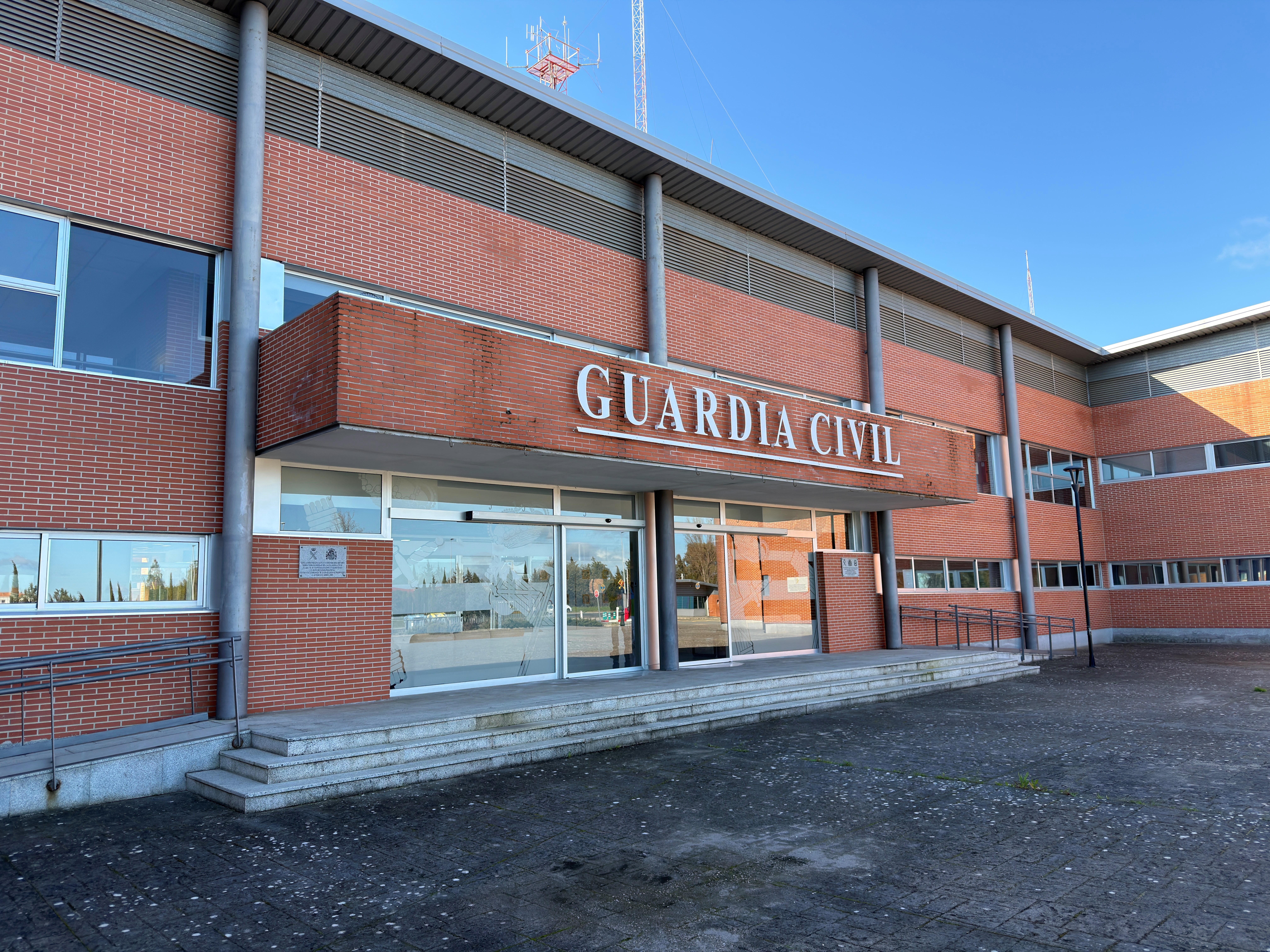 Imagen comandancia caceres