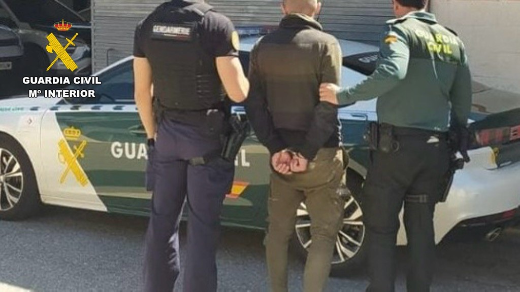 Imagen del detenido por la Guardia Civil