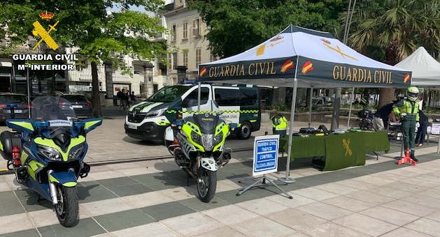 Imagen guardia civil gendarmeria francesa