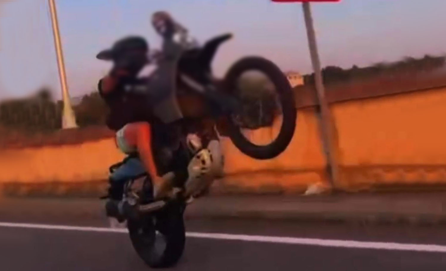 Imagen moto caballito