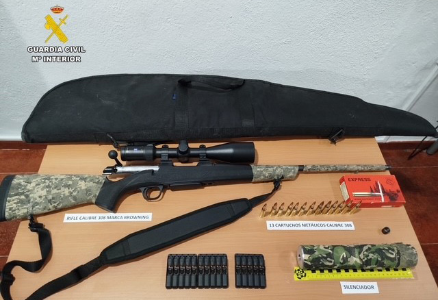Imagen objetos caza furtiva 1