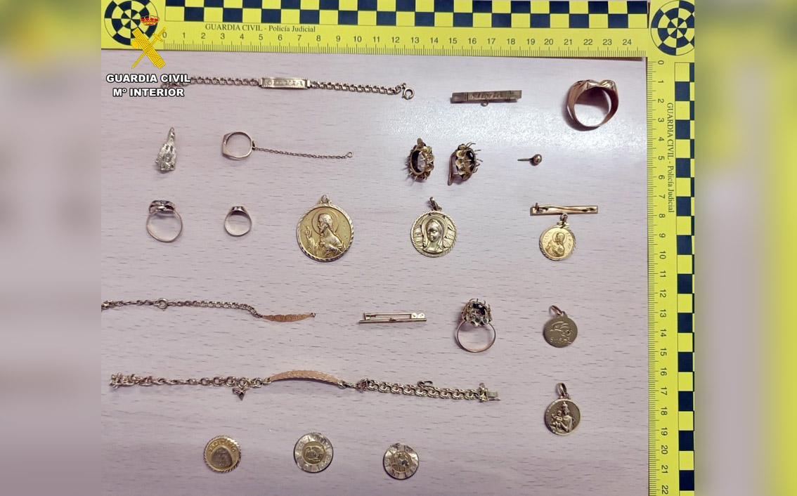 Joyas recuperadas en Pilas