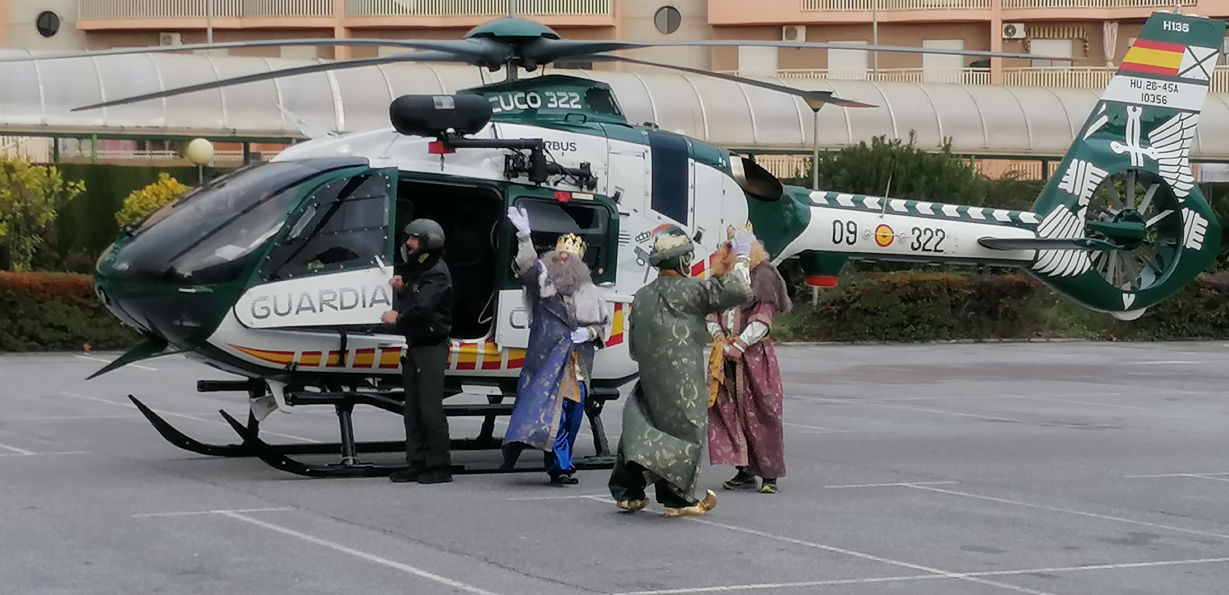 Llegada en helicóptero Reyes Magos