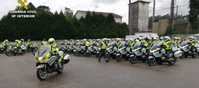 Motoristas de la Escuela de Trafico de la Guardia Civil