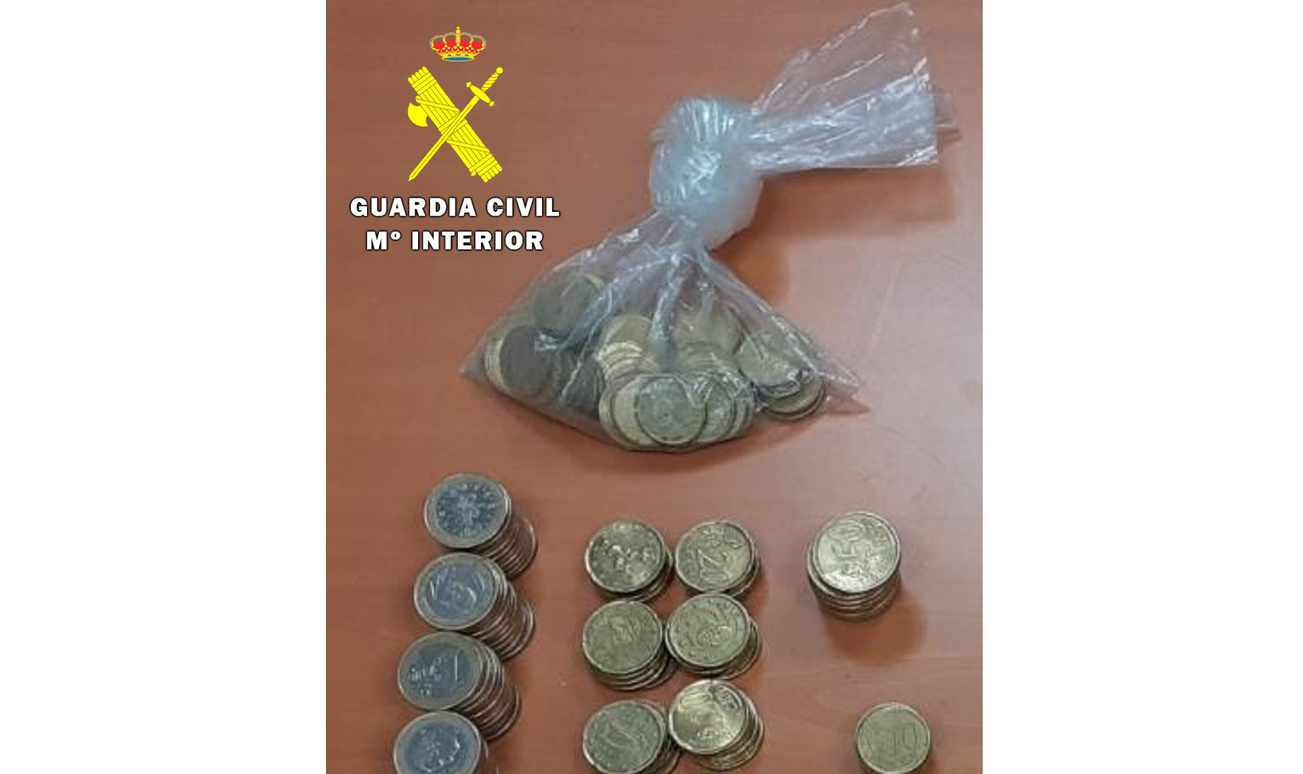 ROBO CON FUERZA monedas