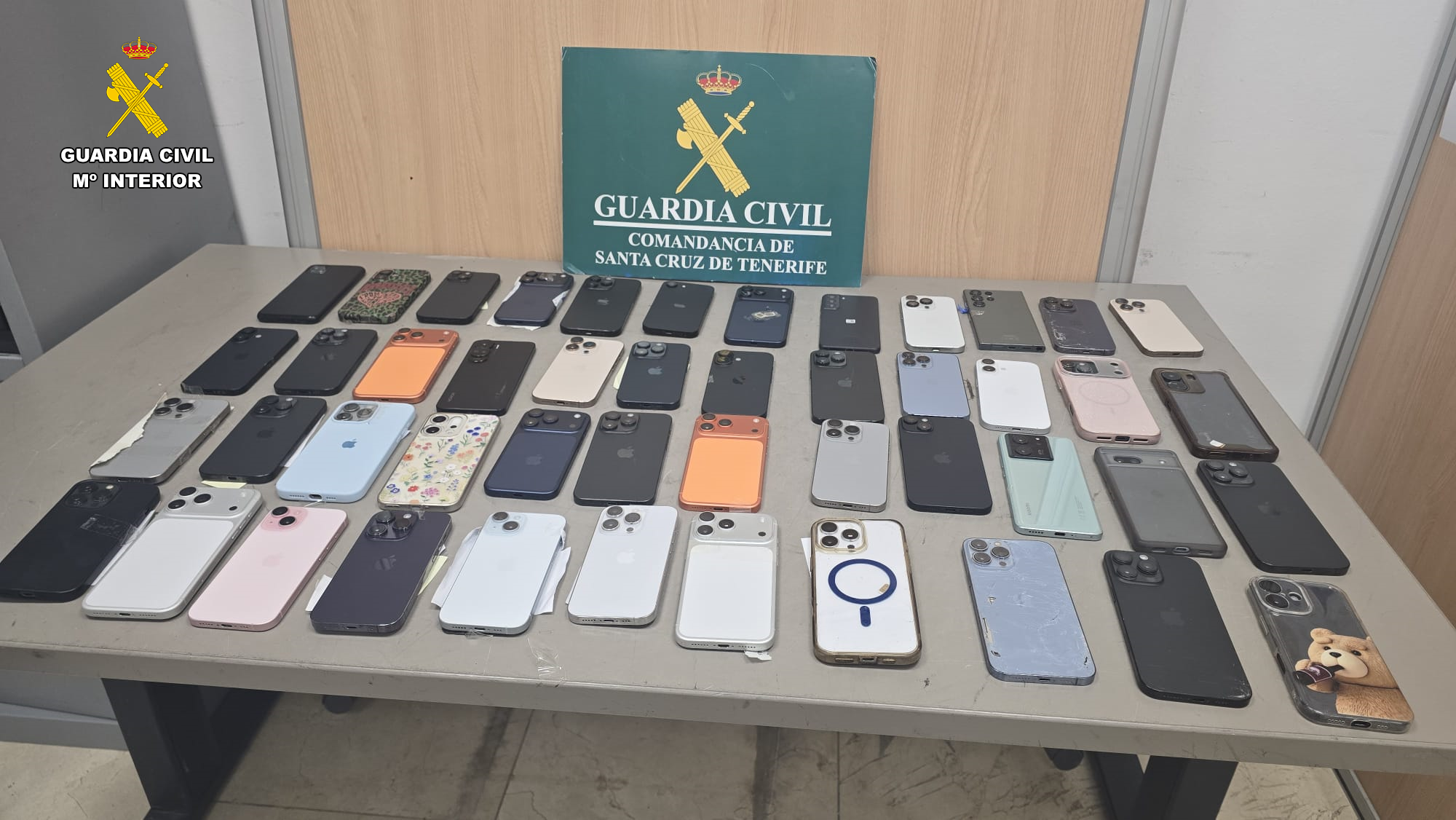 TELEFONOS.jpg