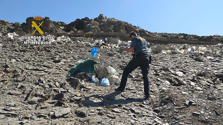 Vertido incontrolado de plasticos las palmas 5