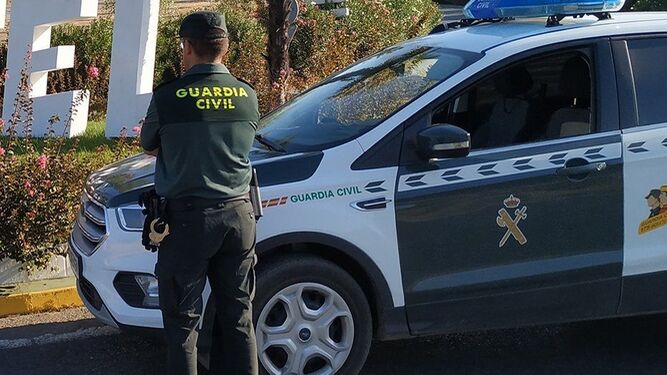 agente Guardia Civil vehiculo recurso