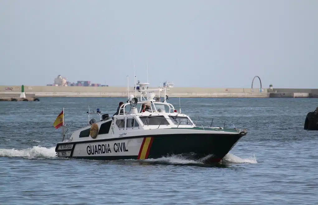 barco guardia civil.jpg
