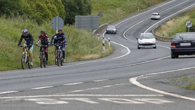 ciclistas carretera