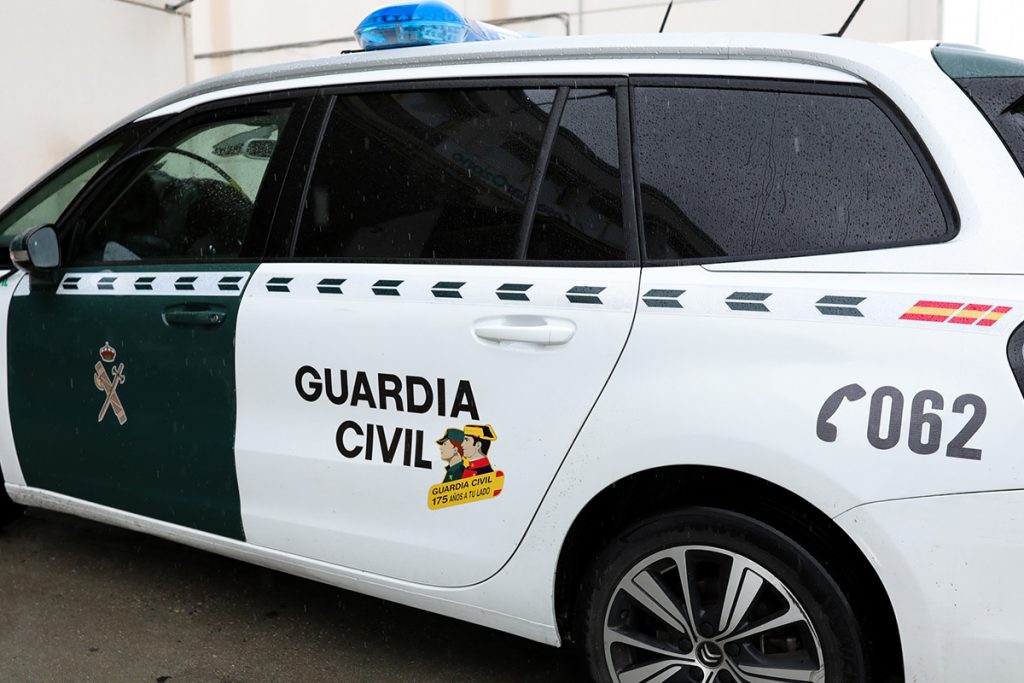 coche guardia civil 2