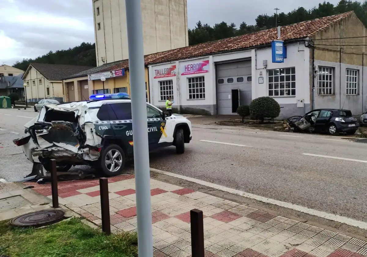 coches agentes soria arrollados camion