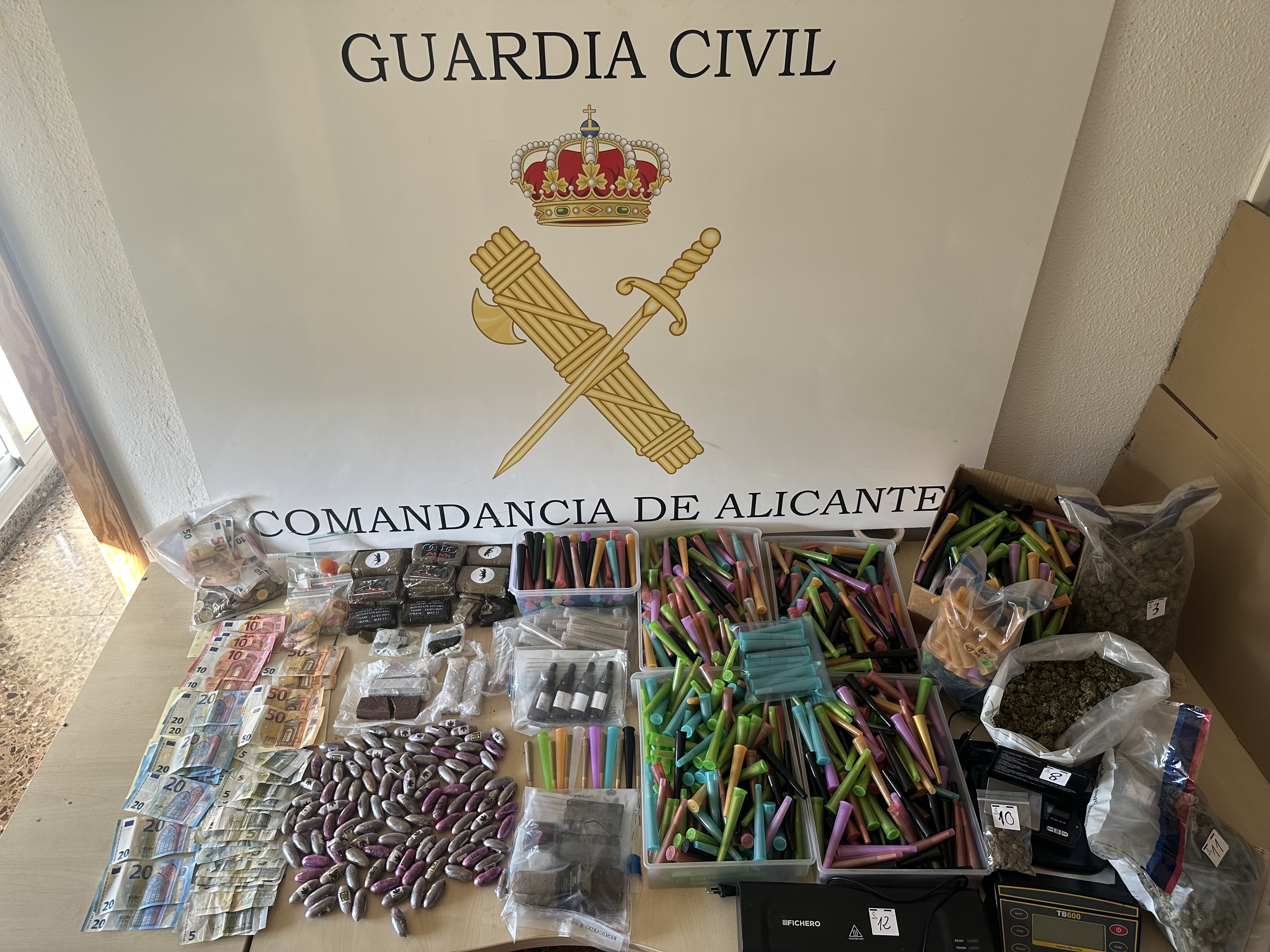 edit desmanteladas asociaciones cannabis ORIHUELA COSTA 1