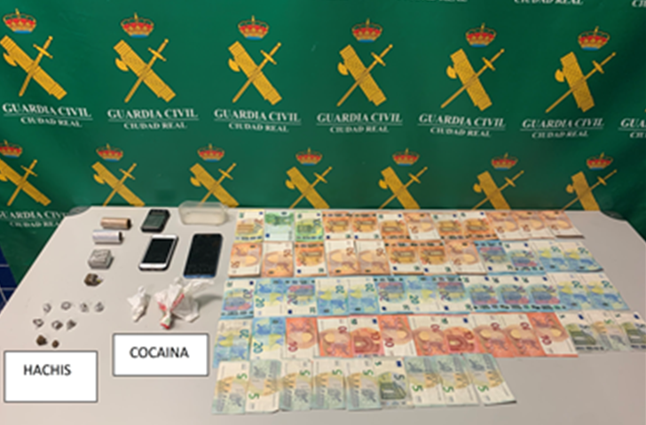 efectos intervenidos gasolinera abandonada tomelloso ciudad real 1