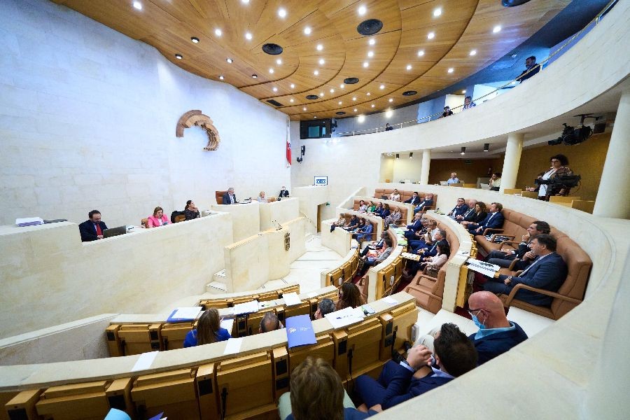 el parlamento pide mantener el cuartel de la guardia civil en torrelavega y paralizar su traslado a polanco6646241