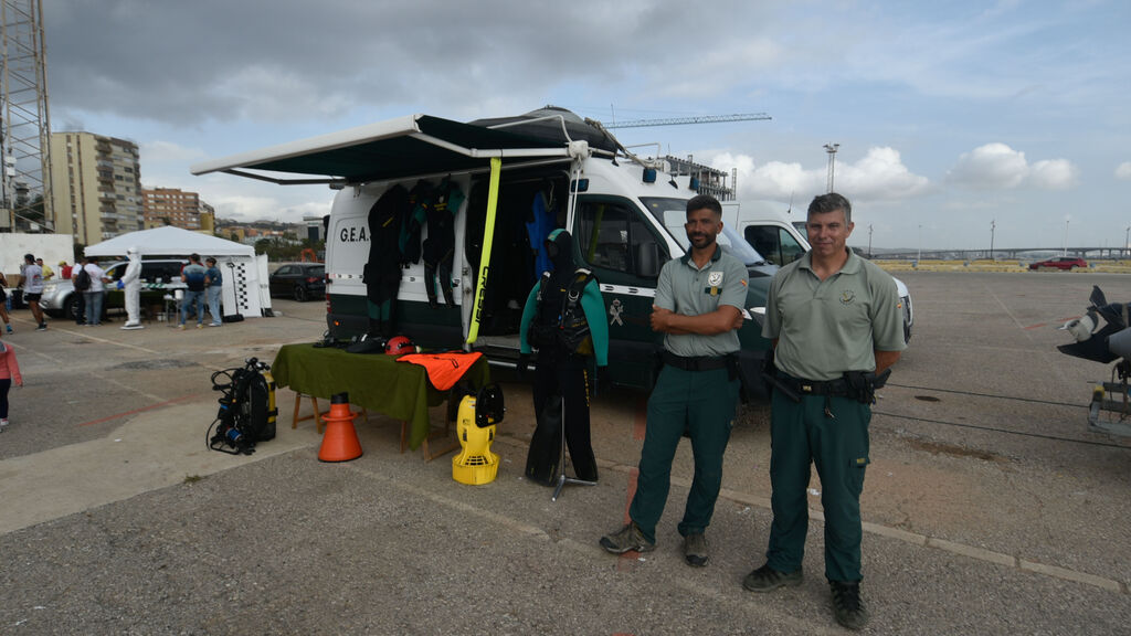 exhibicion medios Guardia Civil amarillo4