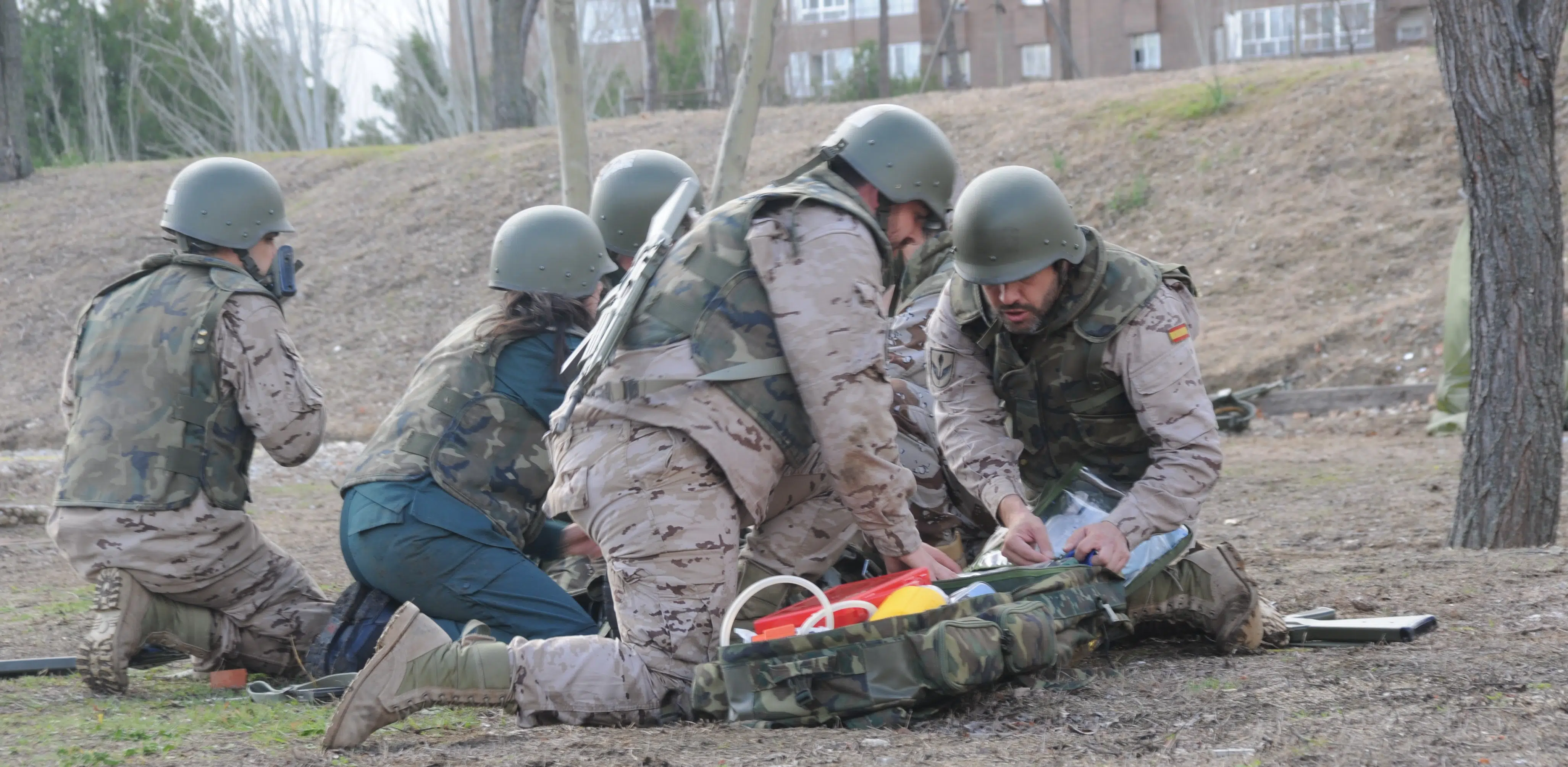 foto 2 militares en accion.jpg