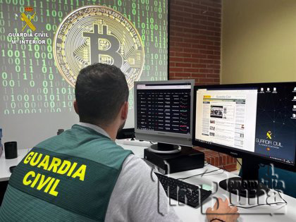fotonoticia ordenador guardia civi marca de agua
