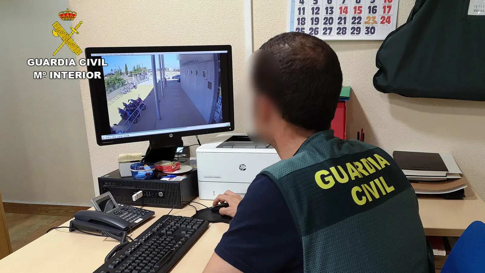 guardia civil detiene joven dedicado atracar menores murcia santomera