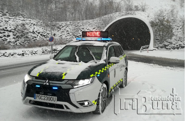 guardia civil trafico nieve marca de agua