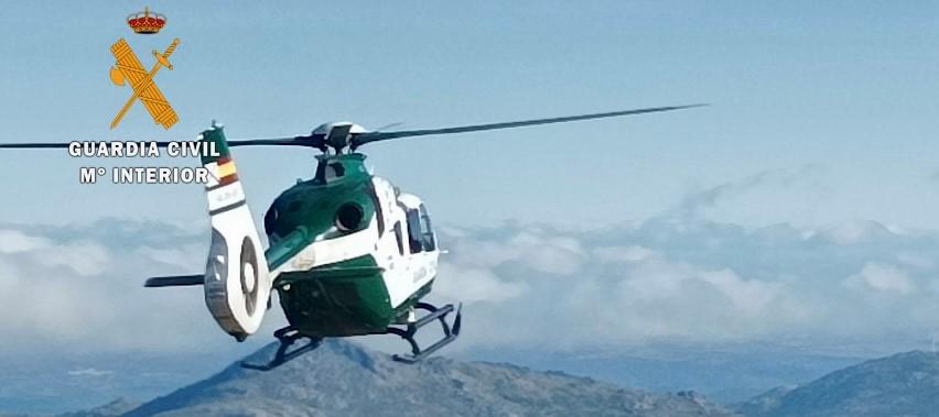 helicoptero guardia civil rescate montaña