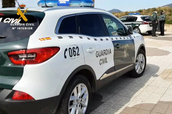 imagen vehiculo guardia civil