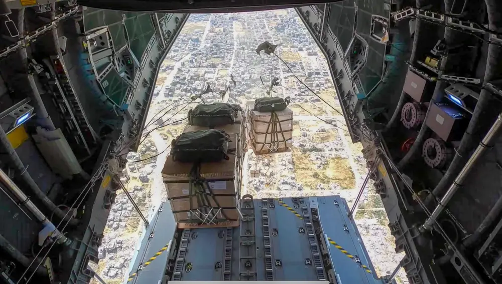 lanzamiento ayuda franja gaza 58