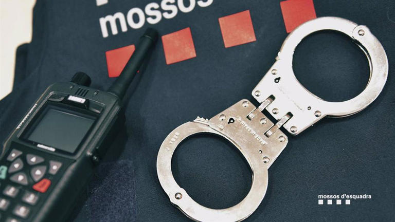 mossos chaleco esposas