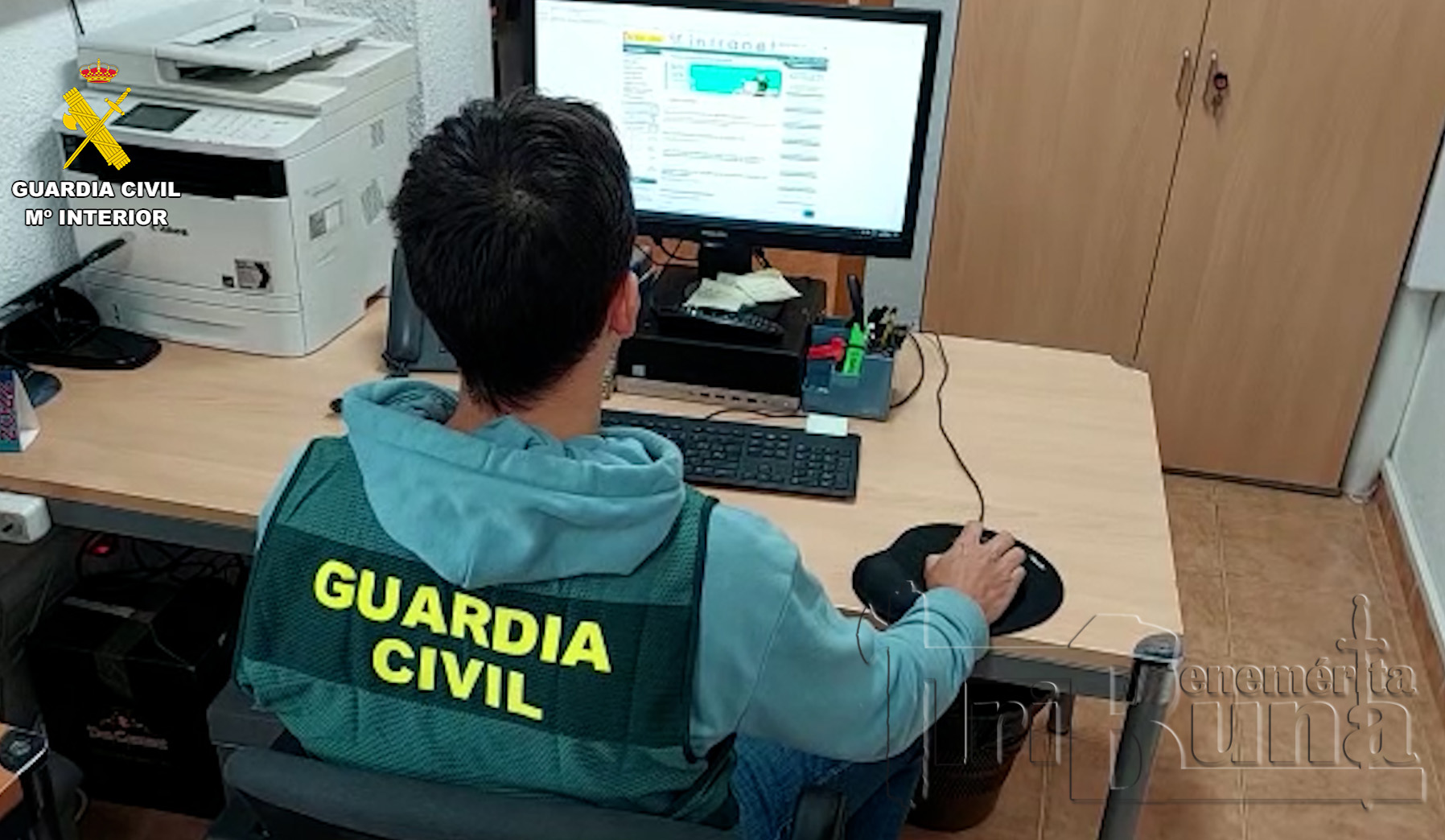 op mugger valencia editada 03 ordenador marca agua