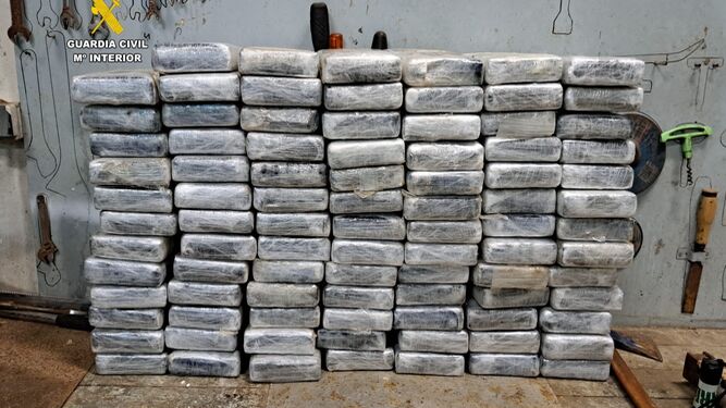 paquetes cocaina incautados Guardia Civil