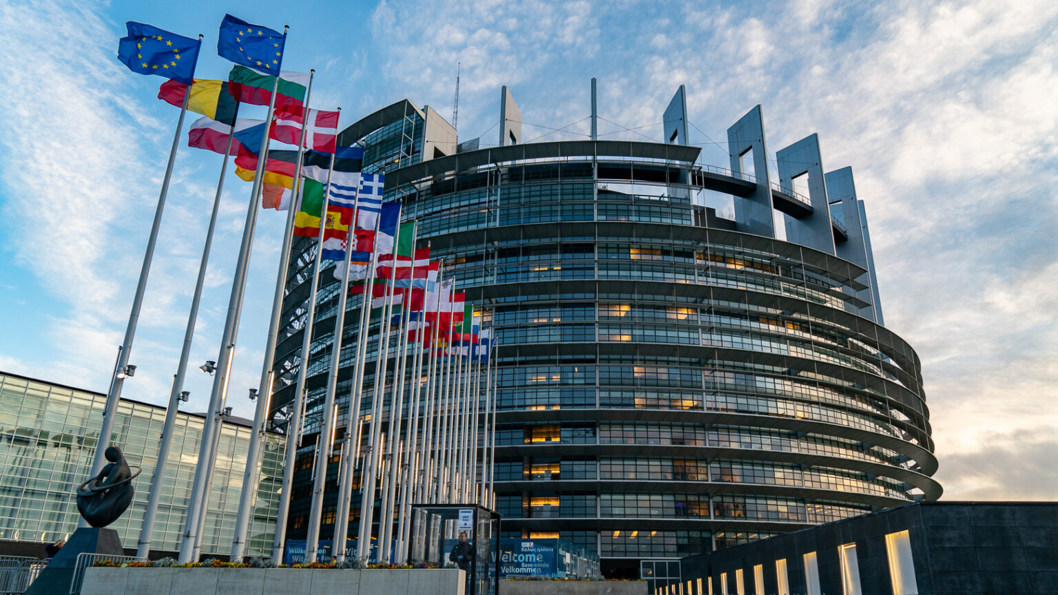 parlamento europeo e1650534601548 1536x864