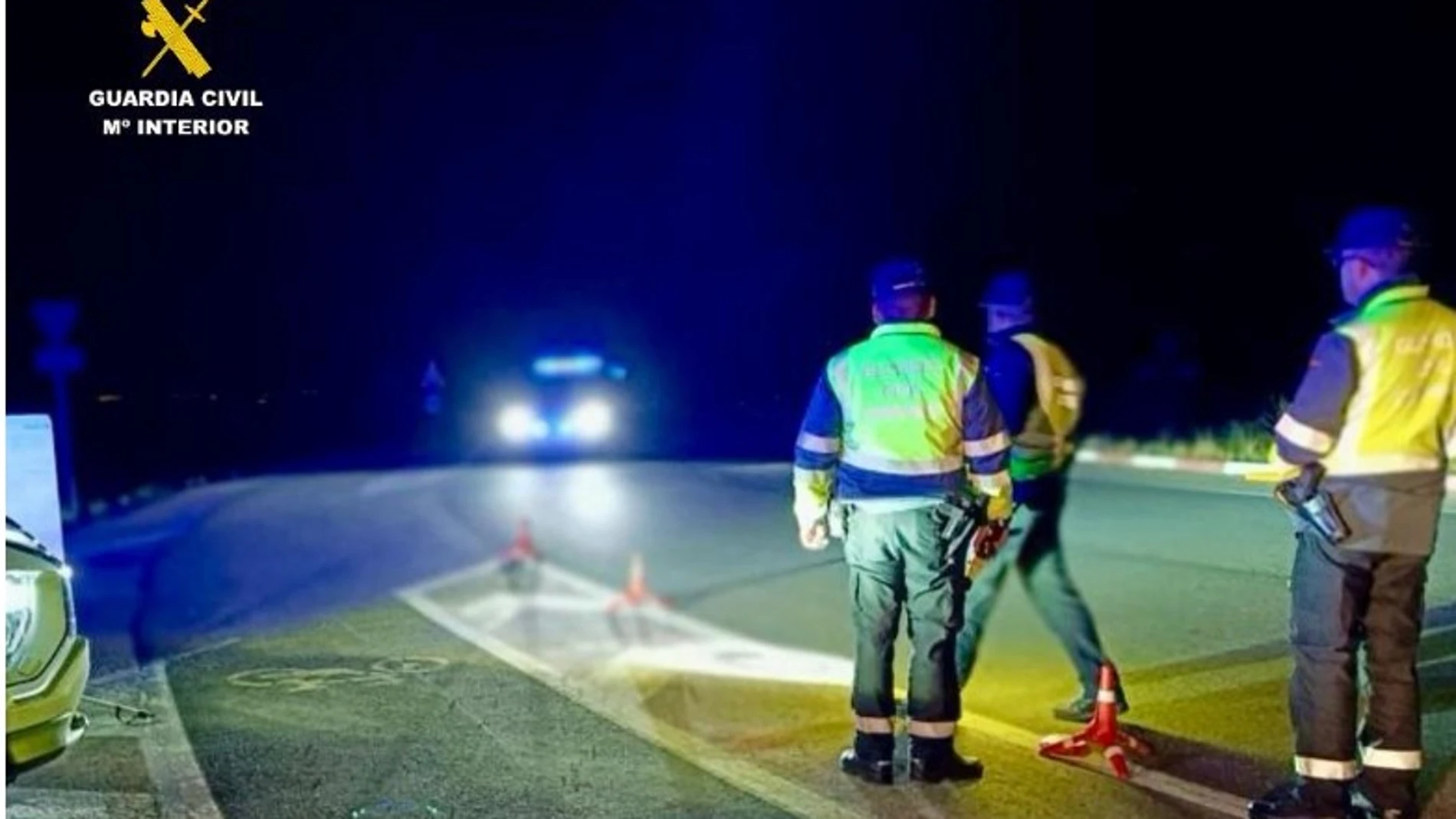 patrulla guardia civil trafico caceres 98