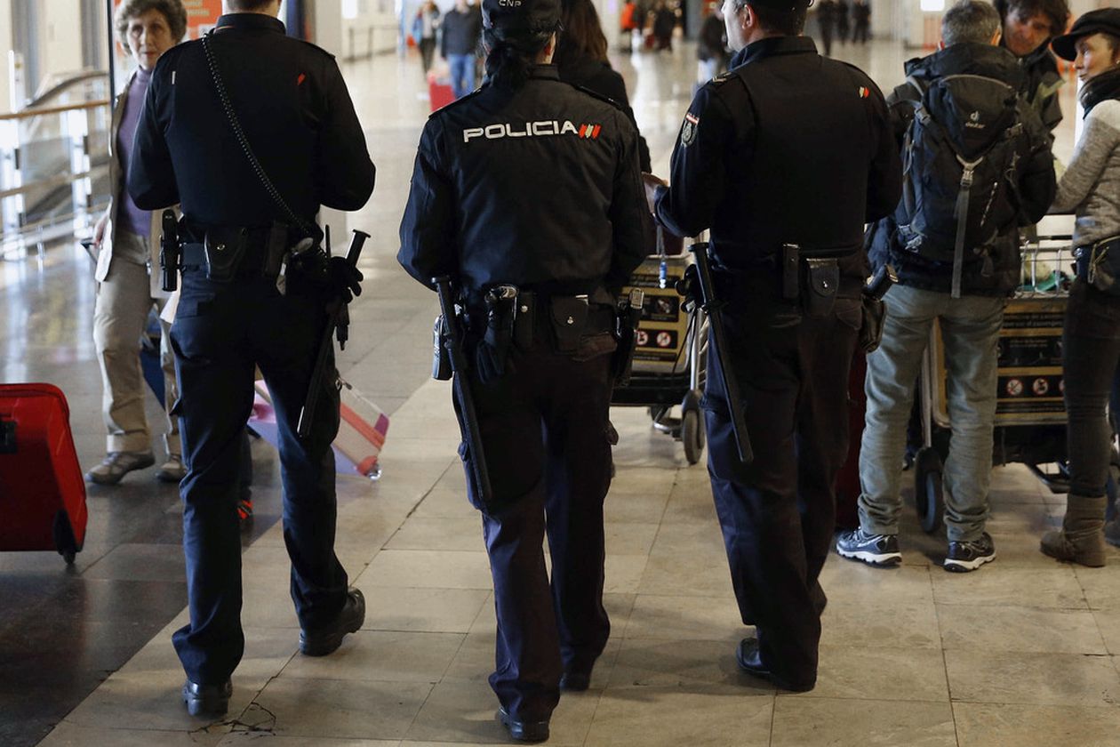 policias aeropuertos