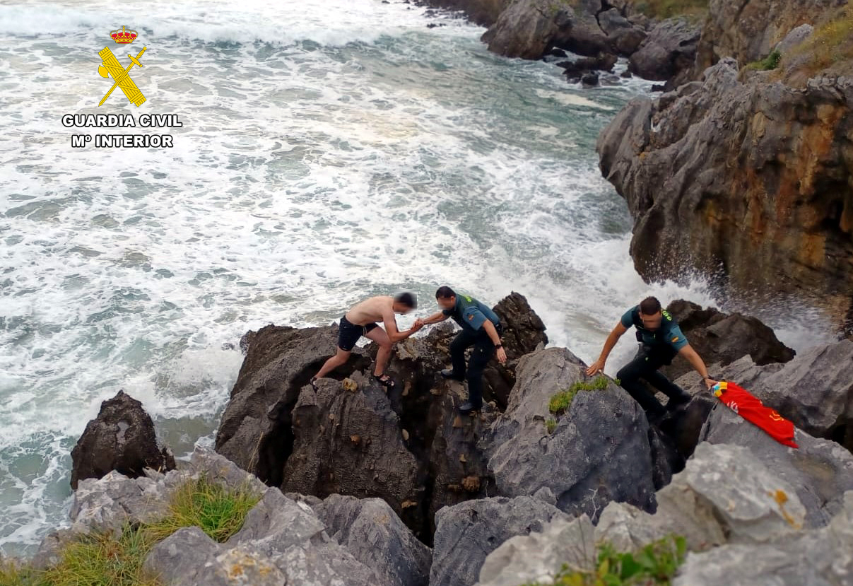 rescate playa sonabia 1